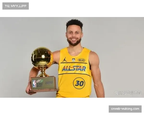 历史时刻:斯蒂芬·库里命中生涯第4000记三分球,勇士主场为其暂停庆祝 历史时刻:斯蒂芬·库里命中生涯第4000记三分球,勇士主场为其暂停庆祝